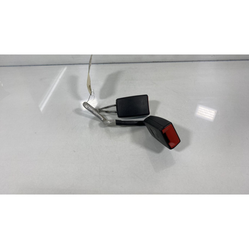 Attache ceinture arriere gauche AUDI A3 2 Photo n°1