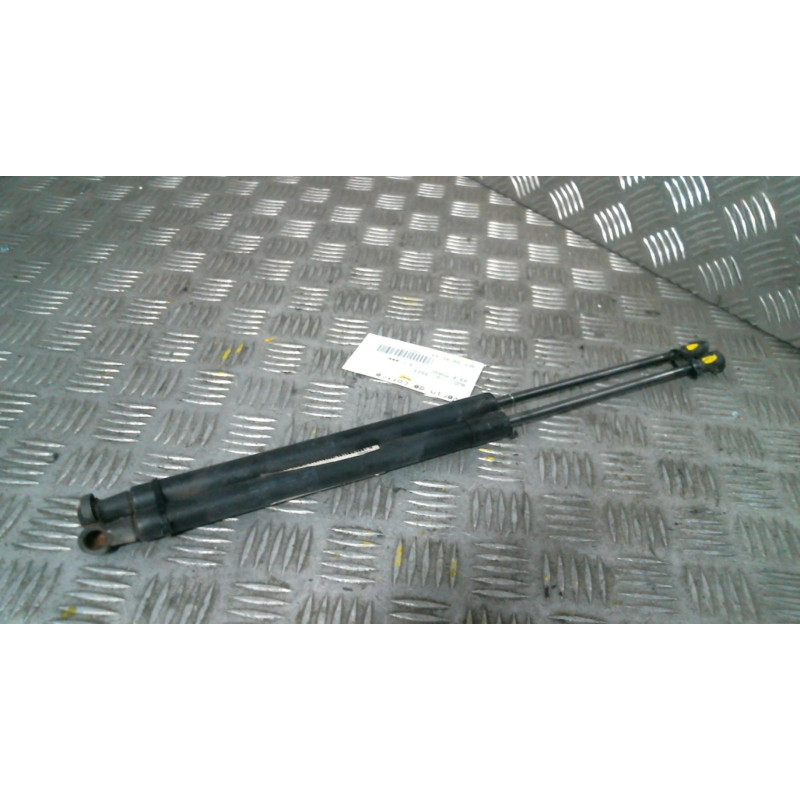 Verin de coffre AUDI A3 2 Photo n°1