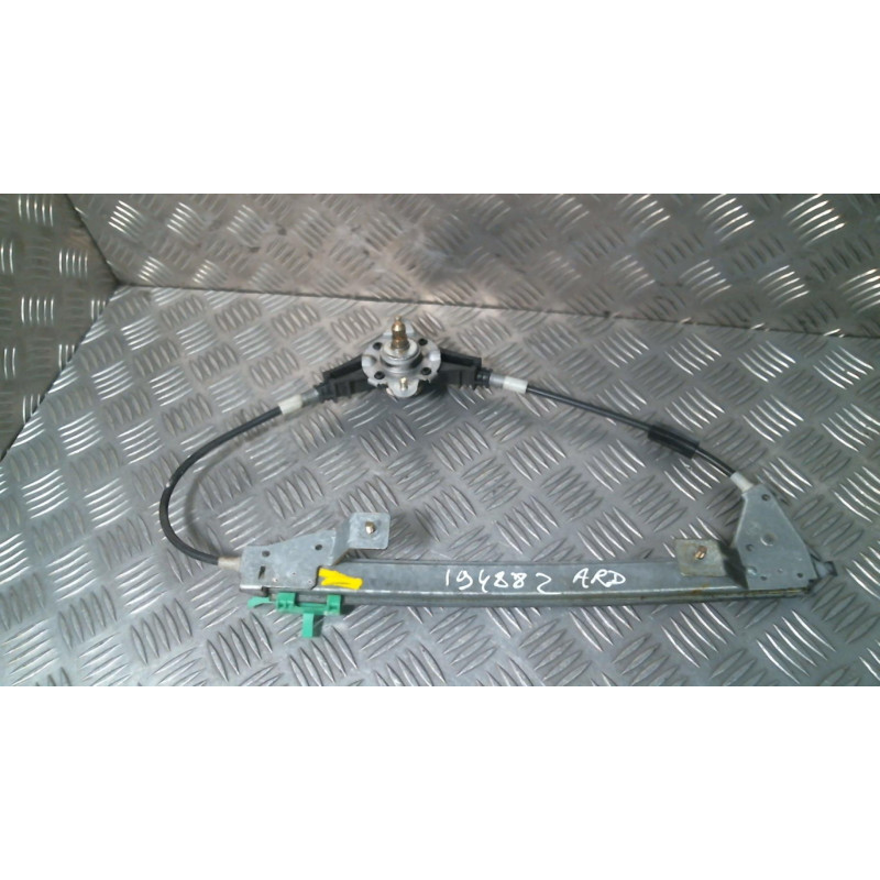Leve vitre mecanique arriere droit FIAT PUNTO 2 Photo n°1
