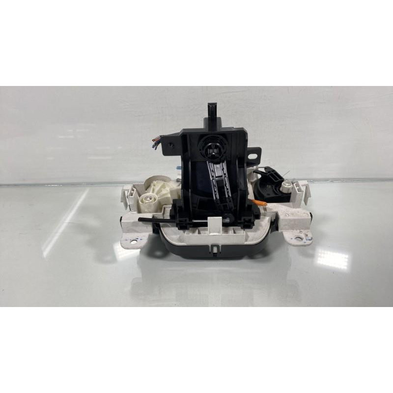Commande chauffage MAZDA 2 2 Photo n°2