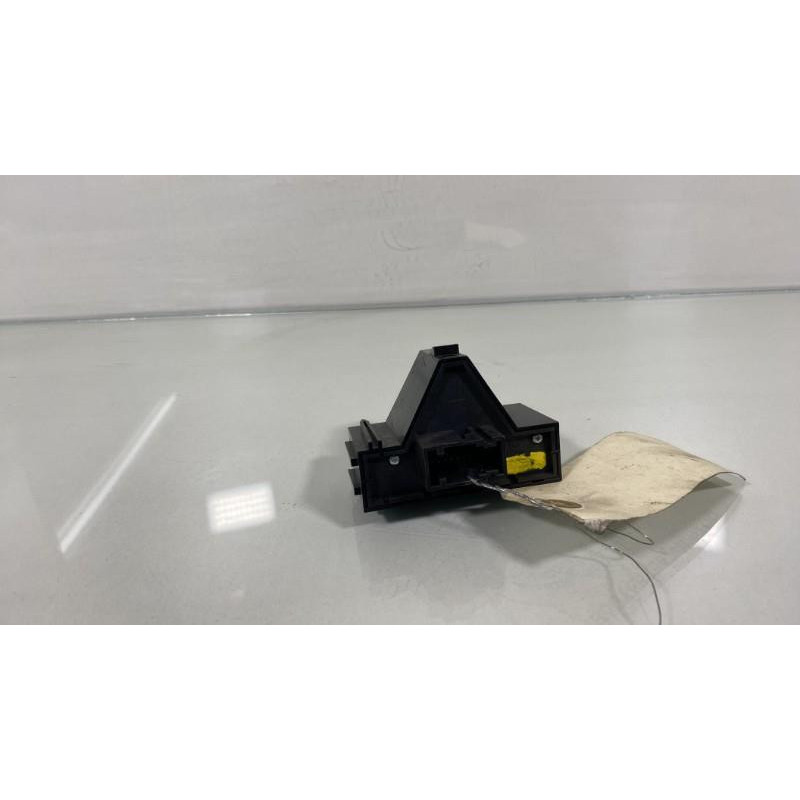 Bouton de warning OPEL CORSA D Photo n°2