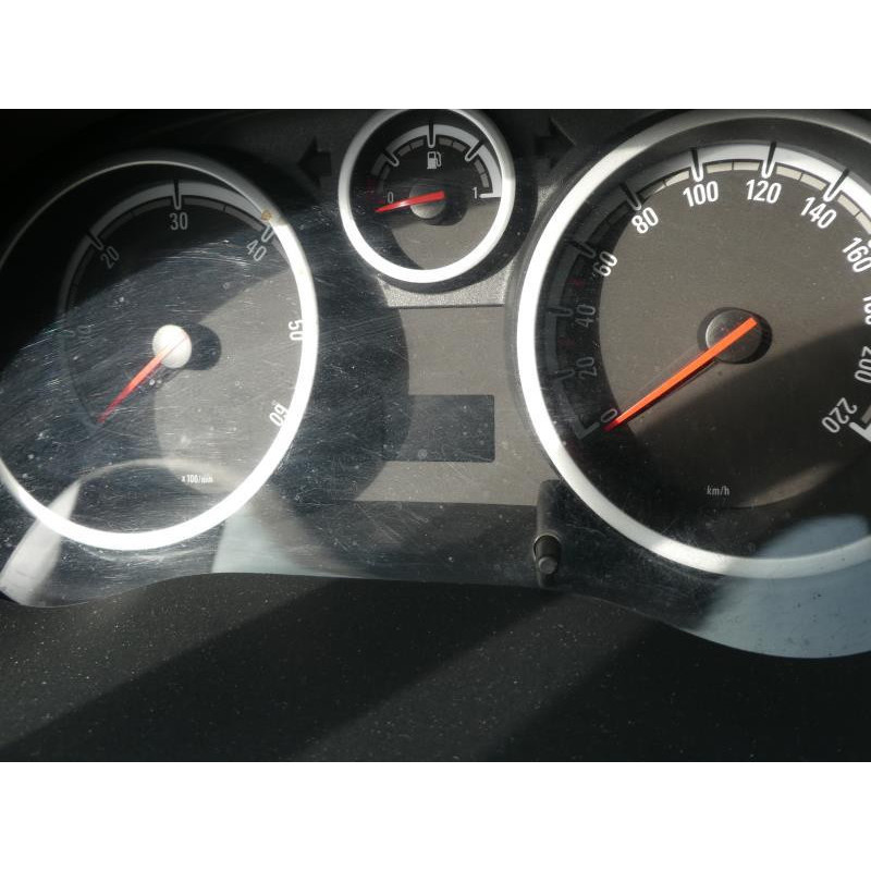 Bouton de warning OPEL CORSA D Photo n°5