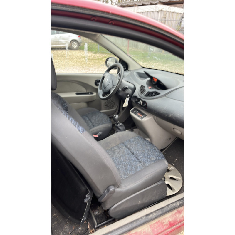 RENAULT TWINGO 2 PHASE 1 1.2i - 16V Photo n°6