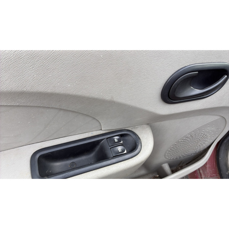 RENAULT TWINGO 2 PHASE 1 1.2i - 16V Photo n°21