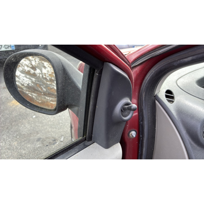 RENAULT TWINGO 2 PHASE 1 1.2i - 16V Photo n°22