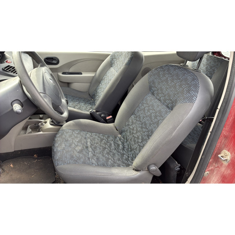 RENAULT TWINGO 2 PHASE 1 1.2i - 16V Photo n°23