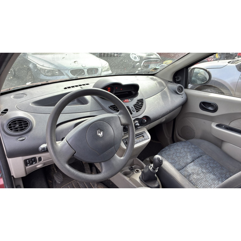 RENAULT TWINGO 2 PHASE 1 1.2i - 16V Photo n°25