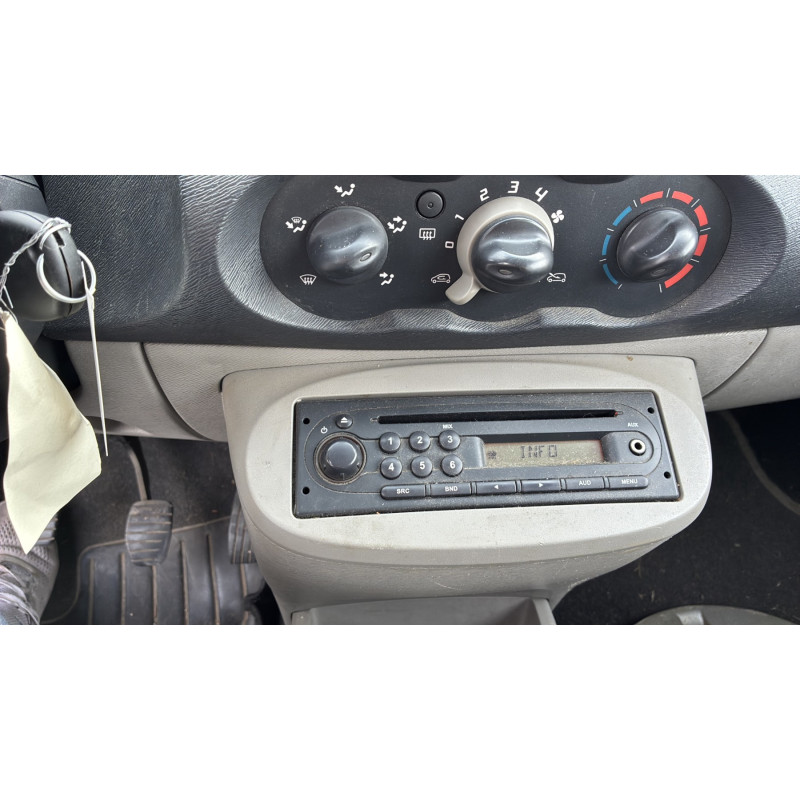 RENAULT TWINGO 2 PHASE 1 1.2i - 16V Photo n°29