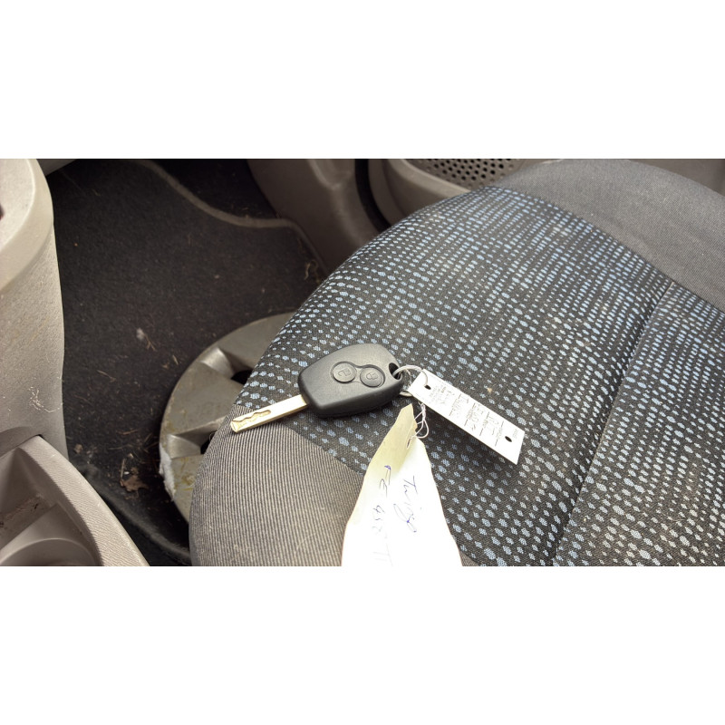 RENAULT TWINGO 2 PHASE 1 1.2i - 16V Photo n°32