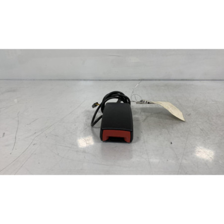 Attache ceinture avant droit VOLKSWAGEN UP