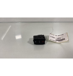 Bouton de warning VOLKSWAGEN UP Photo n°1