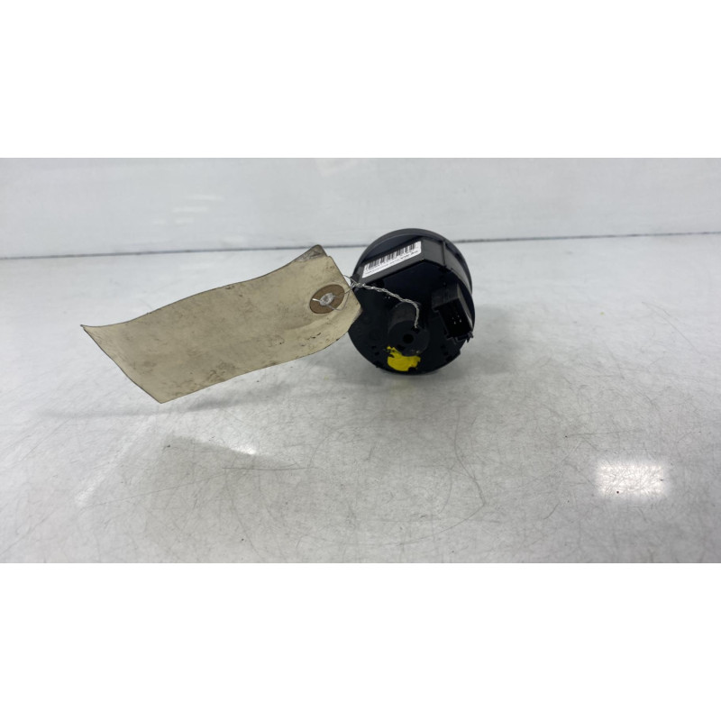 Commande de phare VOLKSWAGEN UP Photo n°3