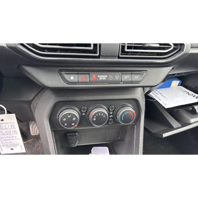 DACIA SANDERO 3 1.0i - 12V TURBO TCE 90 Photo n°32