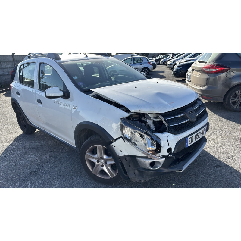 DACIA SANDERO 2 PHASE 1 0.9i - 12V TURBO TCE 90 Photo n°2