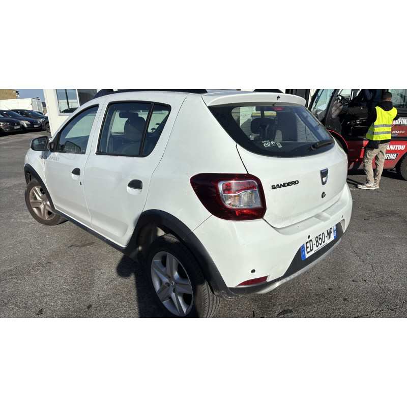 DACIA SANDERO 2 PHASE 1 0.9i - 12V TURBO TCE 90 Photo n°4