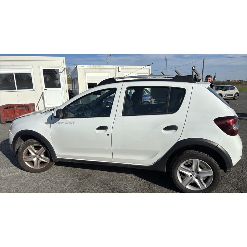 DACIA SANDERO 2 PHASE 1 0.9i - 12V TURBO TCE 90 Photo n°7