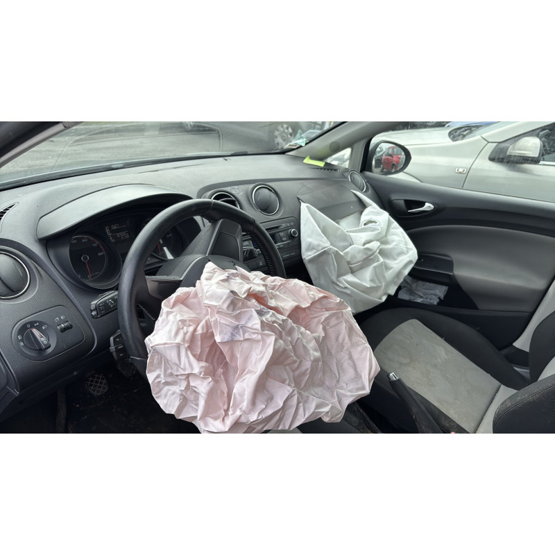SEAT IBIZA 4 PHASE 2 1.2 TSI - 8V TURBO Photo n°12