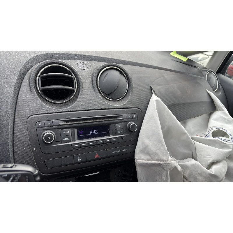 SEAT IBIZA 4 PHASE 2 1.2 TSI - 8V TURBO Photo n°17