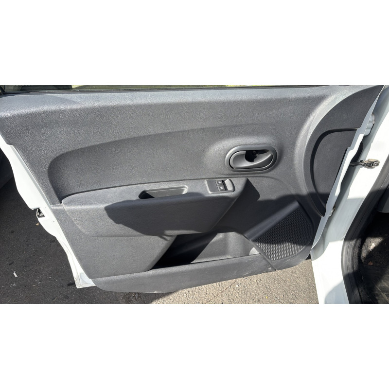 DACIA LODGY PHASE 2 1.3i - 16V TURBO TCE 100 Photo n°9