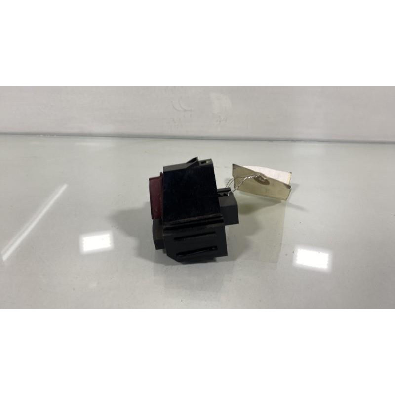 Bouton de warning OPEL CORSA D Photo n°2