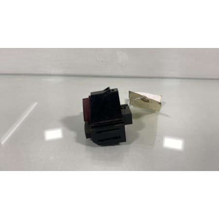 Bouton de warning OPEL CORSA D
