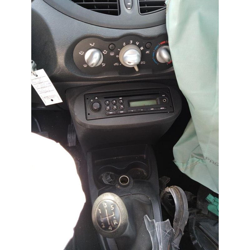 Poignee interieur avant gauche RENAULT TWINGO 2 Photo n°11