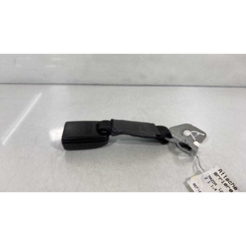 Attache ceinture arriere droit MAZDA 2 1 Photo n°1