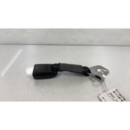 Attache ceinture arriere droit MAZDA 2 1 Photo n°1