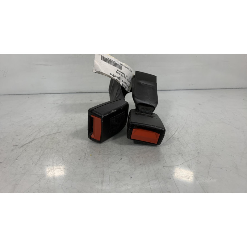 Attache ceinture arriere gauche MAZDA 2 1 Photo n°2