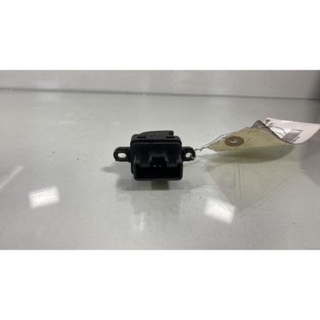 Interrupteur de leve vitre arriere gauche MAZDA 2 1