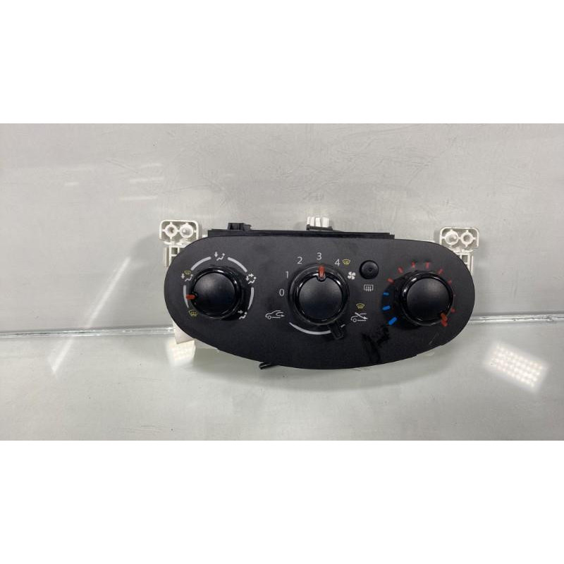 Commande chauffage RENAULT TWINGO 3 Photo n°2