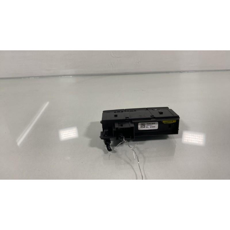 Bouton de warning OPEL MERIVA B Photo n°3