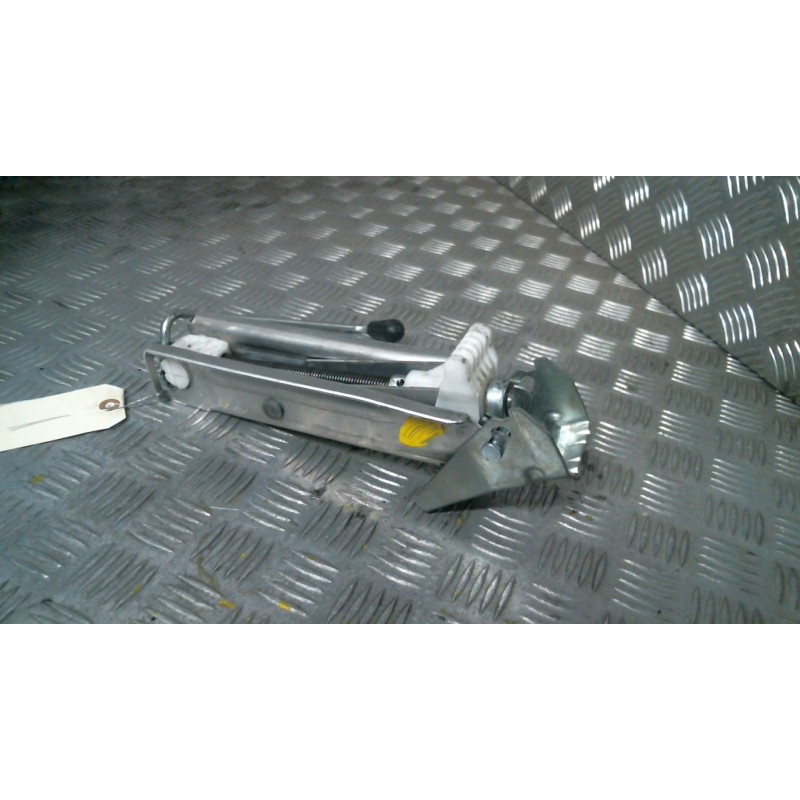 Cric RENAULT MODUS Photo n°1