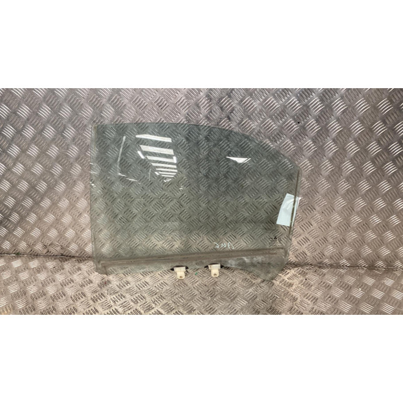 Vitre arriere gauche HYUNDAI LANTRA 2 Photo n°1