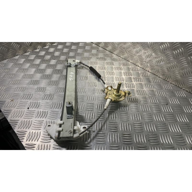 Leve vitre mecanique arriere gauche HYUNDAI LANTRA 2 Photo n°1