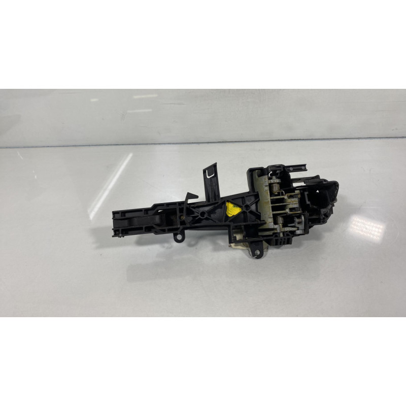 Poignee porte arriere droit BMW SERIE 1 E87 Photo n°2