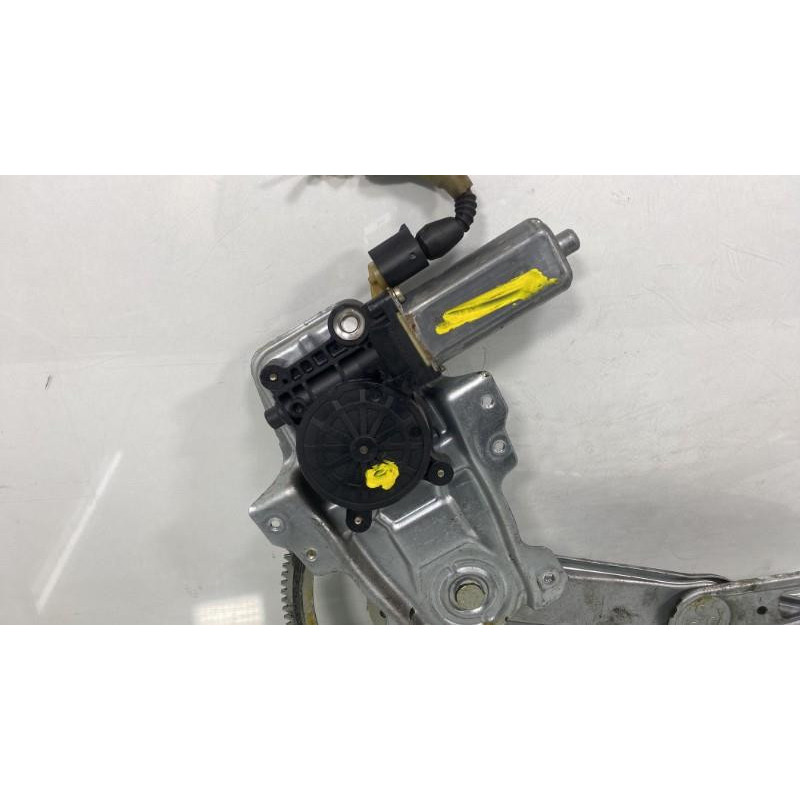 Leve vitre electrique avant droit TOYOTA YARIS 1 Photo n°2