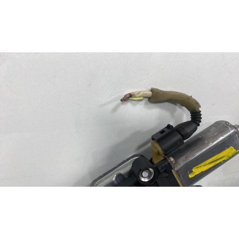 Leve vitre electrique avant droit TOYOTA YARIS 1 Photo n°3
