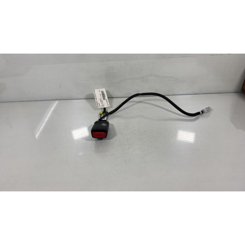Attache ceinture avant droit KIA RIO 3 Photo n°4