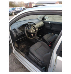 Pretensionneur de ceinture avant droit VOLKSWAGEN POLO 4