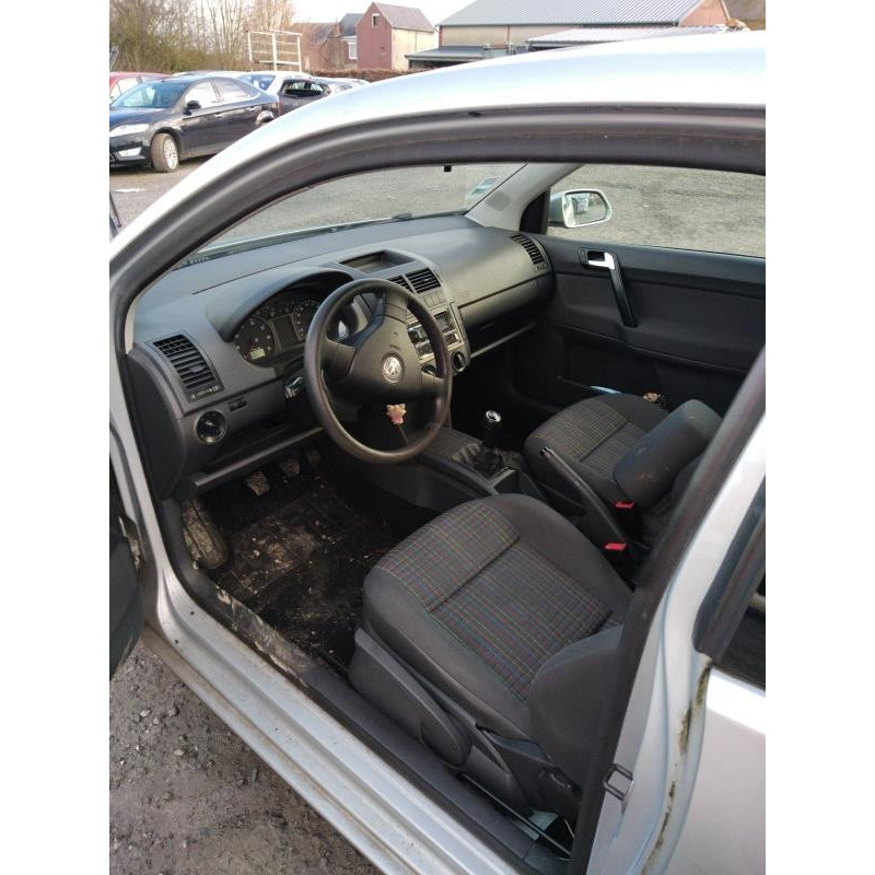 Pretensionneur de ceinture avant droit VOLKSWAGEN POLO 4 Photo n°10
