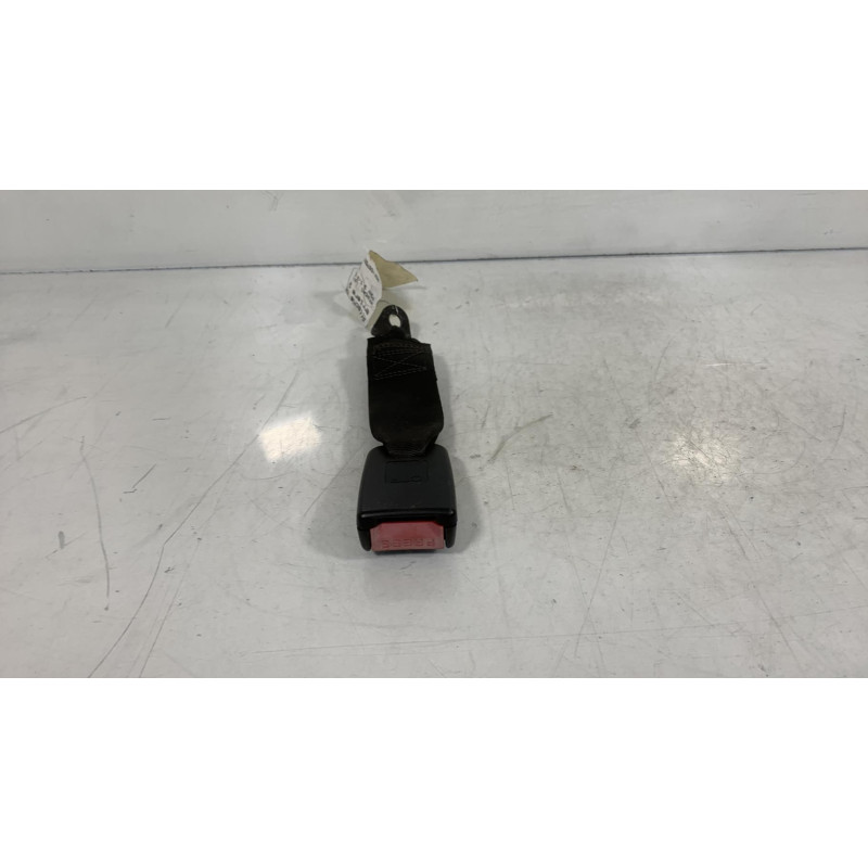 Attache ceinture arriere gauche HYUNDAI PONY 3 Photo n°2