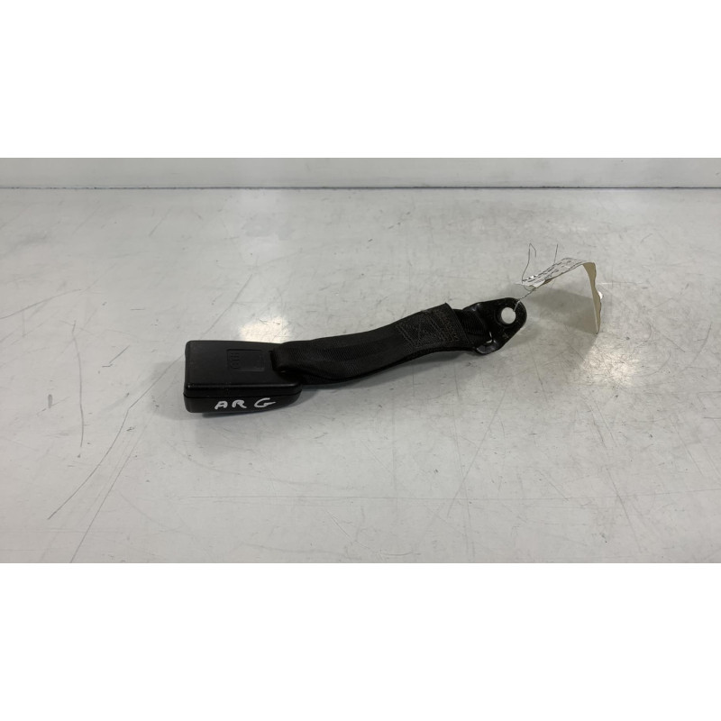 Attache ceinture arriere gauche HYUNDAI PONY 3 Photo n°3