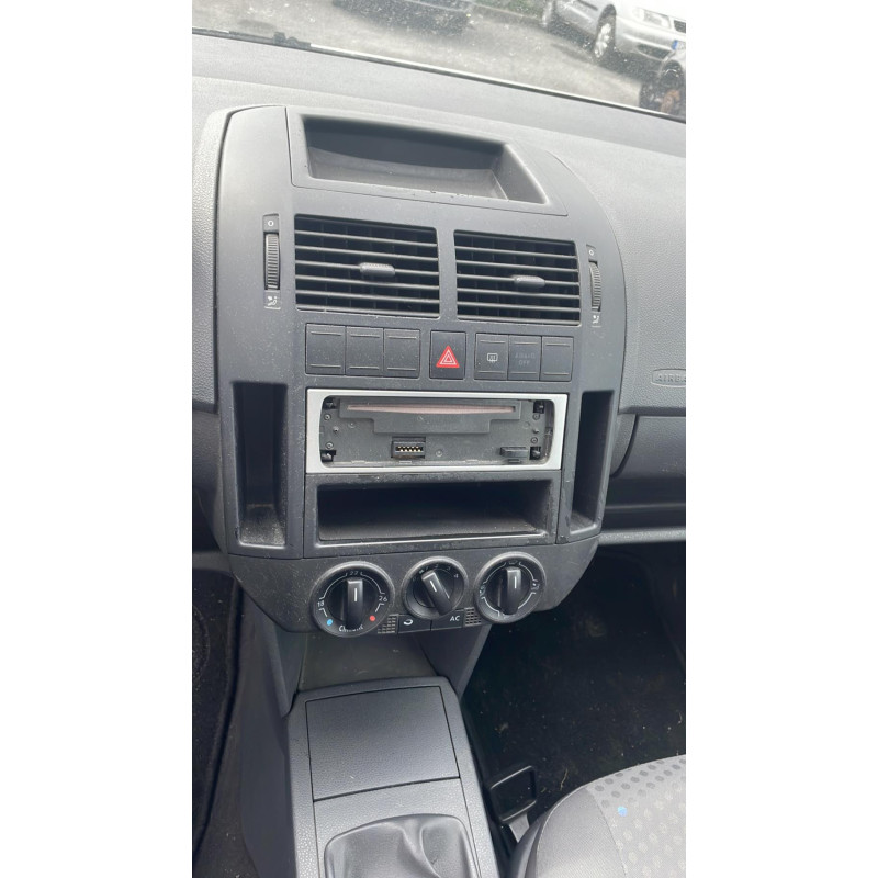 Volant VOLKSWAGEN POLO 4 Photo n°6