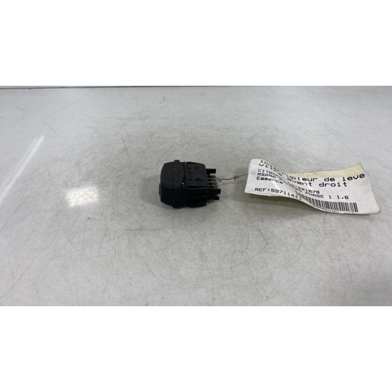 Interrupteur de leve vitre avant droit CITROEN XSARA PICASSO Photo n°3