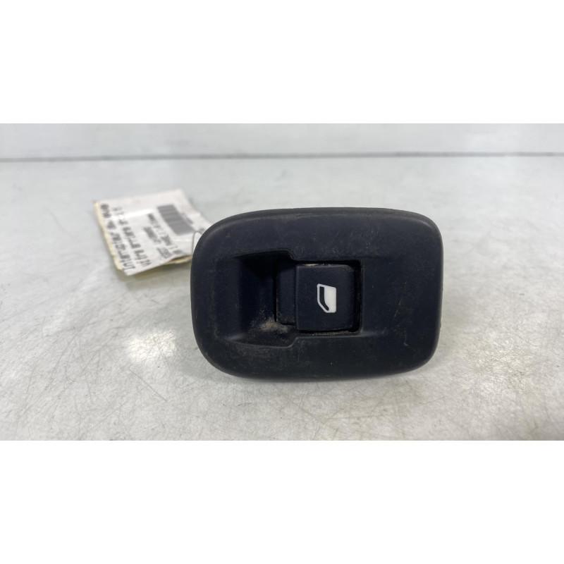 Interrupteur de leve vitre arriere droit PEUGEOT 2008 1 Photo n°1