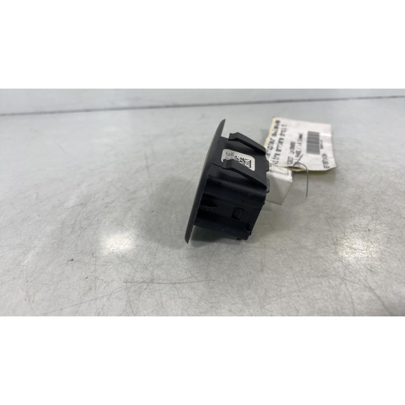 Interrupteur de leve vitre arriere droit PEUGEOT 2008 1 Photo n°3