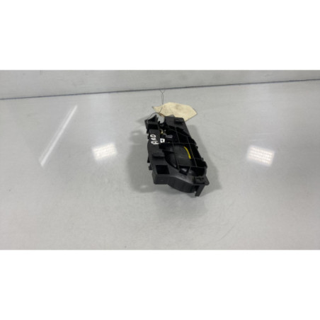 Poignee interieur arriere droit PEUGEOT 2008 1
