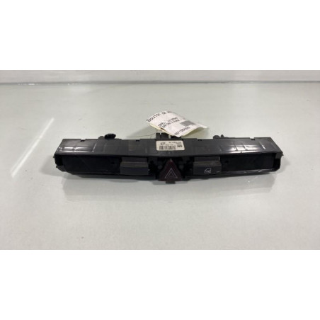 Bouton de warning OPEL ZAFIRA B