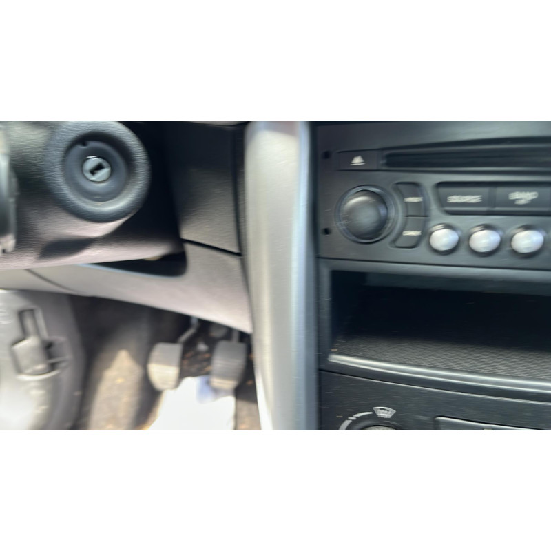 Pretensionneur de ceinture avant droit PEUGEOT 207 Photo n°8